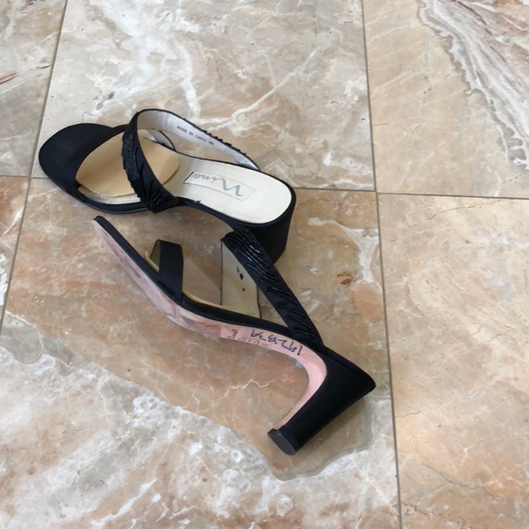 Shoe - Picture 2 of 2